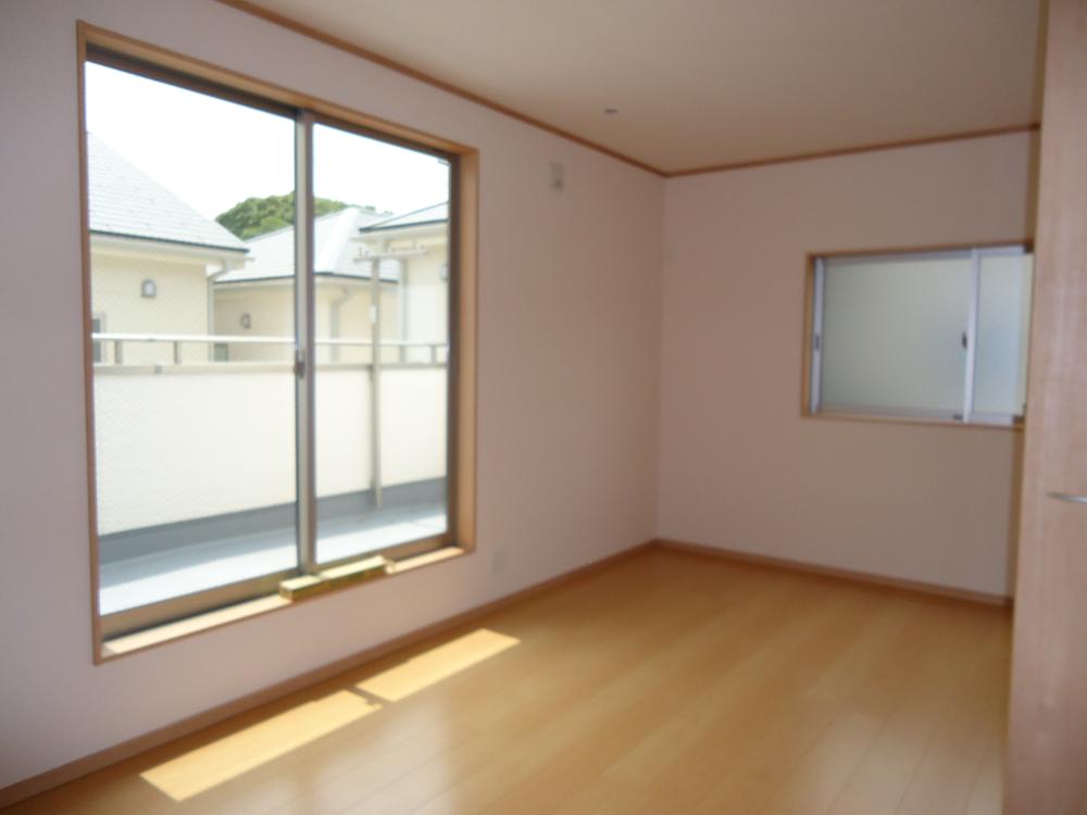 Non-living room. Southeast-facing balcony