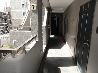 Other common areas. Well-cleaning shared hallway ^^