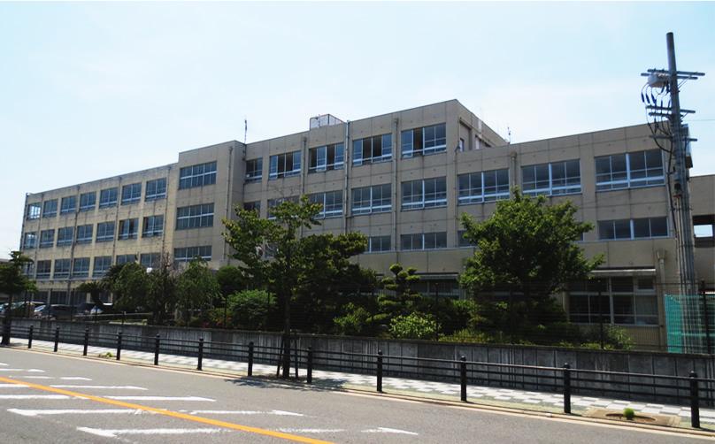 Junior high school. Asakayama 970m until junior high school