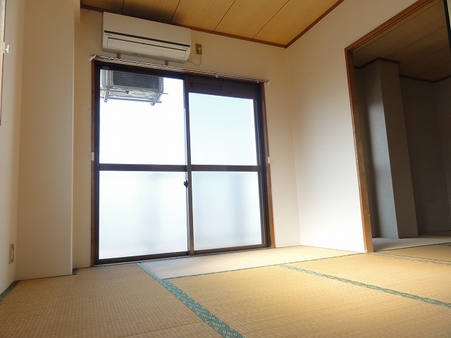 Living and room. Japanese-style room 2