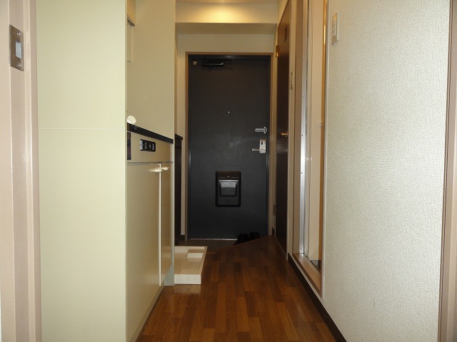 Other room space. Hallway 2