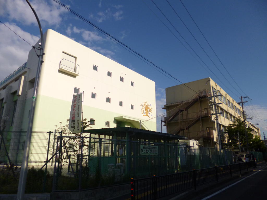Primary school. 635m to Sakai City Takashi Mikuni elementary school (elementary school)