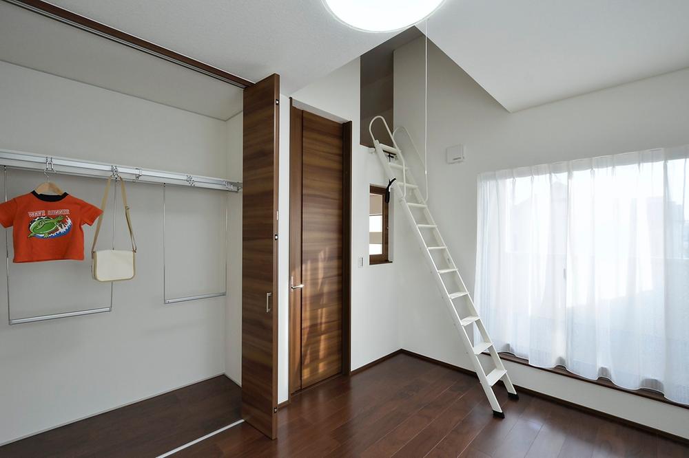Same specifications photos (Other introspection). A loft or attic storage can be installed in one place, A big success likely in such as clean up, such as seasonal. (Our example of construction)