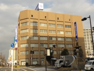 Bank. Osaka credit union Shukuin 218m to the branch (Bank)