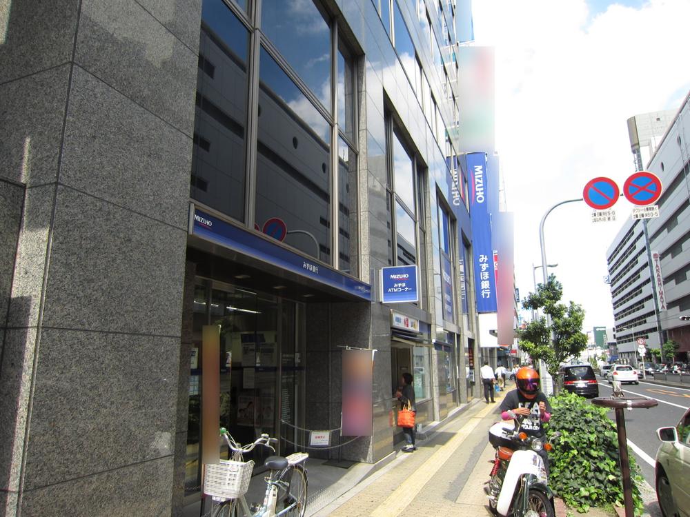 Bank. Mizuho 613m to Bank Sakai branch