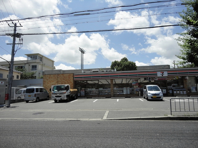 Convenience store. Seven-Eleven Sakai Asakayama cho 3 Chomise (convenience store) to 284m