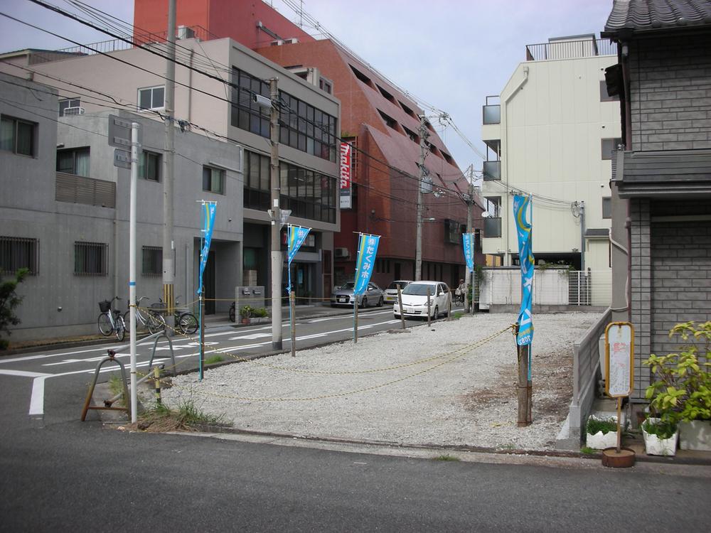 Local appearance photo. There is also a corner lot. Since the front road is spread, It is easier than ever with the car and out!