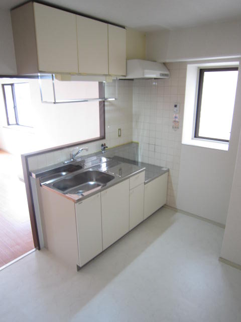 Kitchen. Gas stove installation Allowed