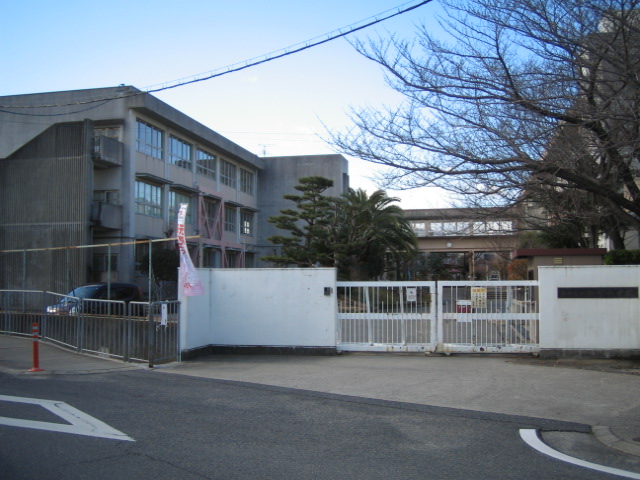 Primary school. 869m to Sennan Municipal Sunagawa elementary school (elementary school)