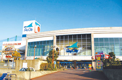 Supermarket. To 160m right next to Super Okuwa is, Because there is a super, Convenient daily shopping