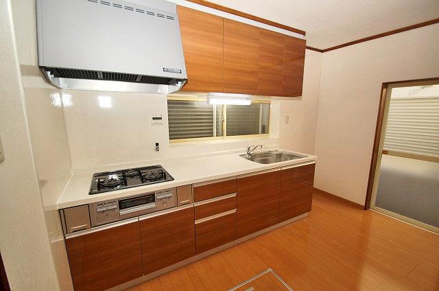 Kitchen. cross ・ Flooring Insect System kitchen had made