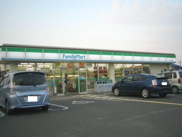Convenience store. FamilyMart Sennan Onosato Kitamise up (convenience store) 815m