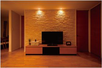 Other introspection. Installation TV board also the standard. In "The combination of the down light to the stone-clad an uneven (population stone), Produce a living space of calm in Luxury.