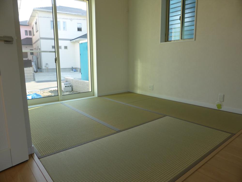 Non-living room. You can also take advantage of as a space Playing tatami corner children in LDK