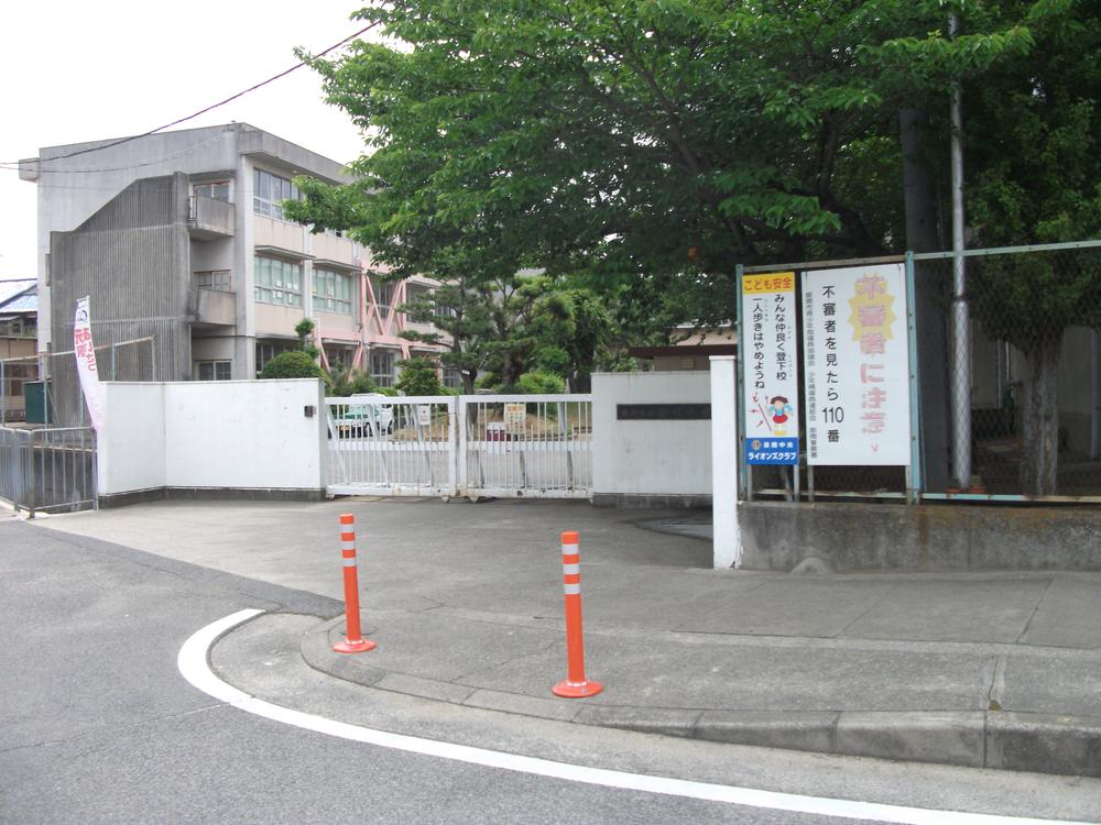 Primary school. Sunagawa until elementary school 100m