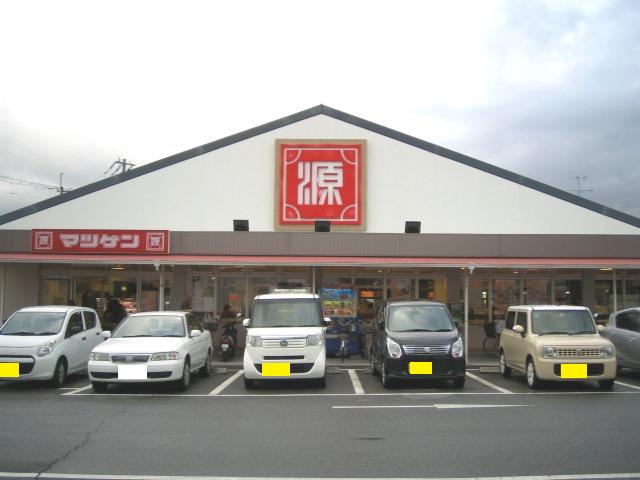 Supermarket. MatsuHajime Kumatori Gomon store up to (super) 857m