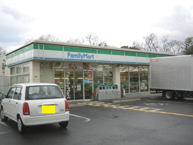 Convenience store. FamilyMart Kumatori Gomon store up (convenience store) 1023m