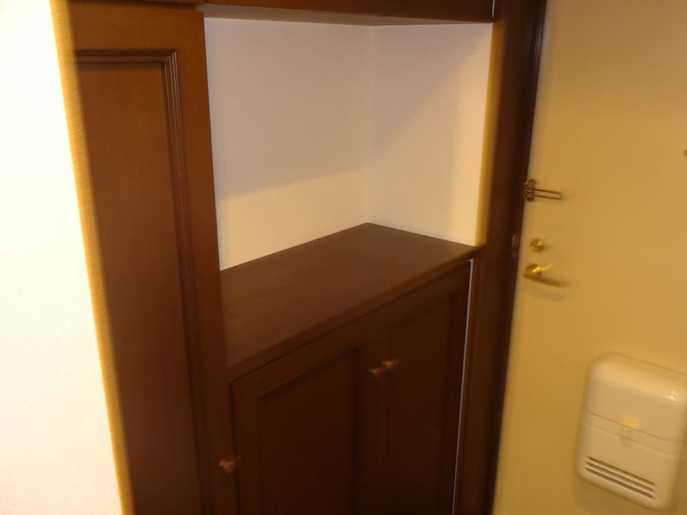 Entrance. Local (12 May 2013) Shooting