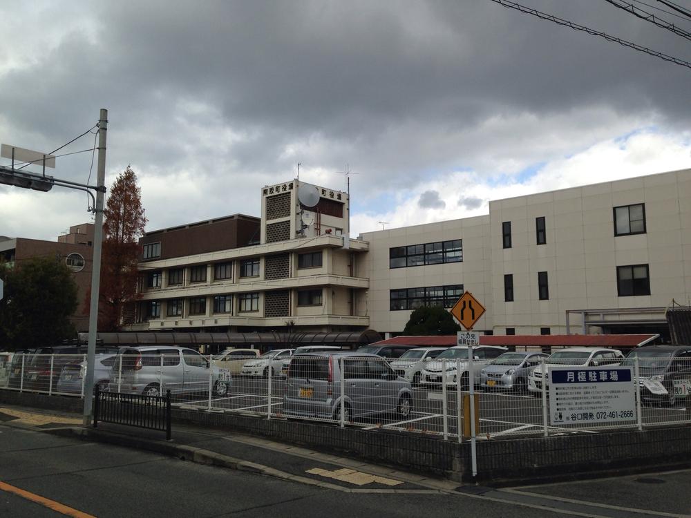 Government office. 561m until kumatori office