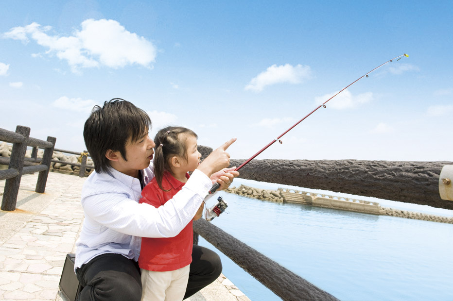 park. Prefectural Sennan Satoumi to the park 1140m walk 15 minutes. Holiday, Let's go to Papa and fishing. Since catch fish as interesting for children, Dad and children also romp