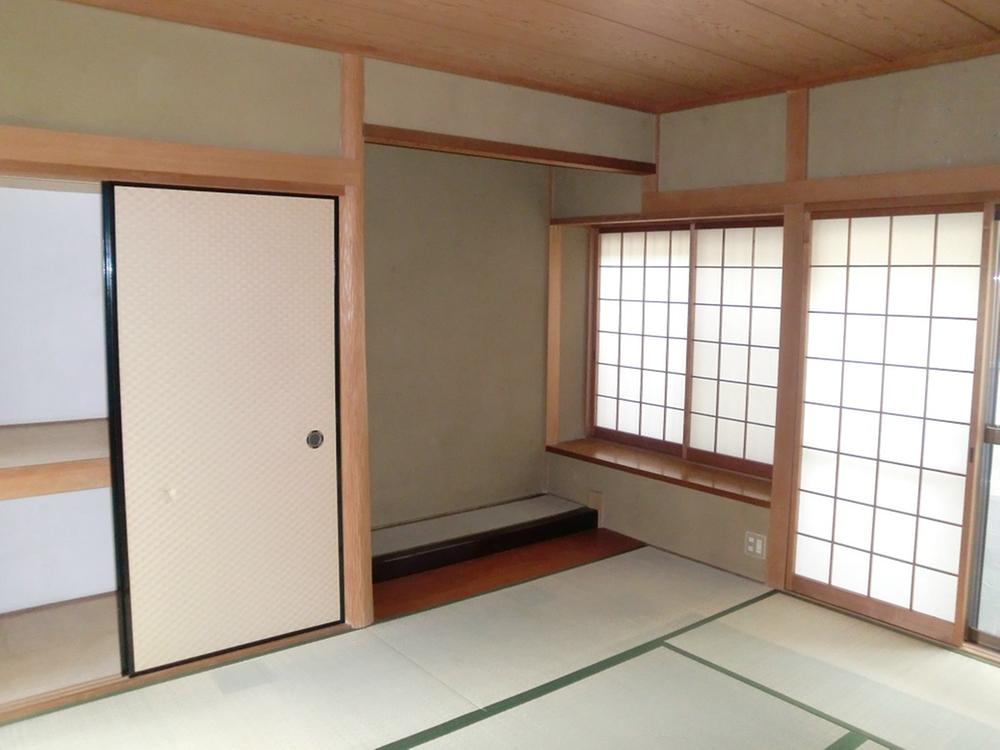 Non-living room. Alcove with a Japanese-style room