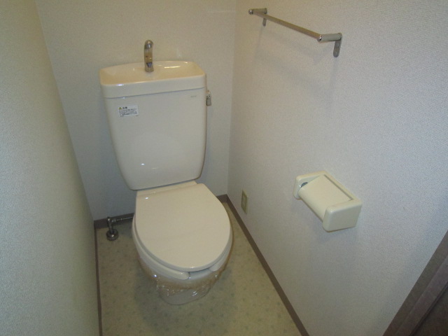 Toilet. Washlet installation Allowed