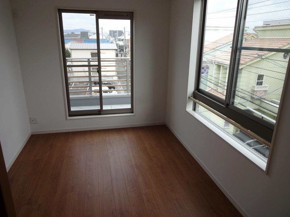 Non-living room. Indoor (12 May 2013) Shooting