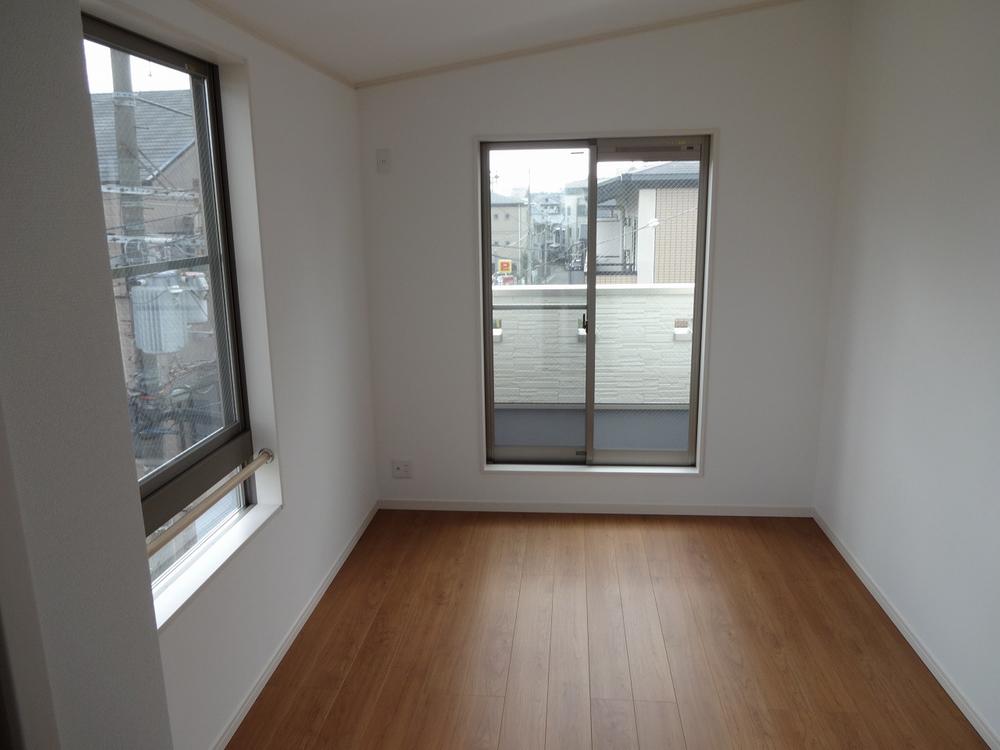 Non-living room. The third floor of the Western-style is Which is also good per sun