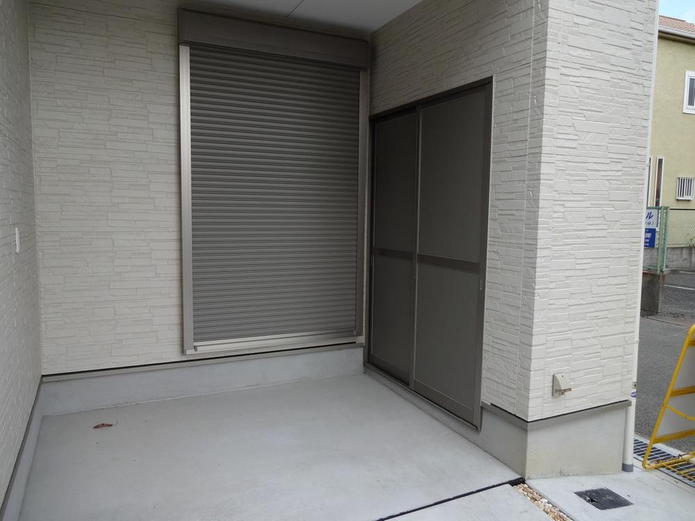 Parking lot. Parking and next to be various possible storage because warehouse!