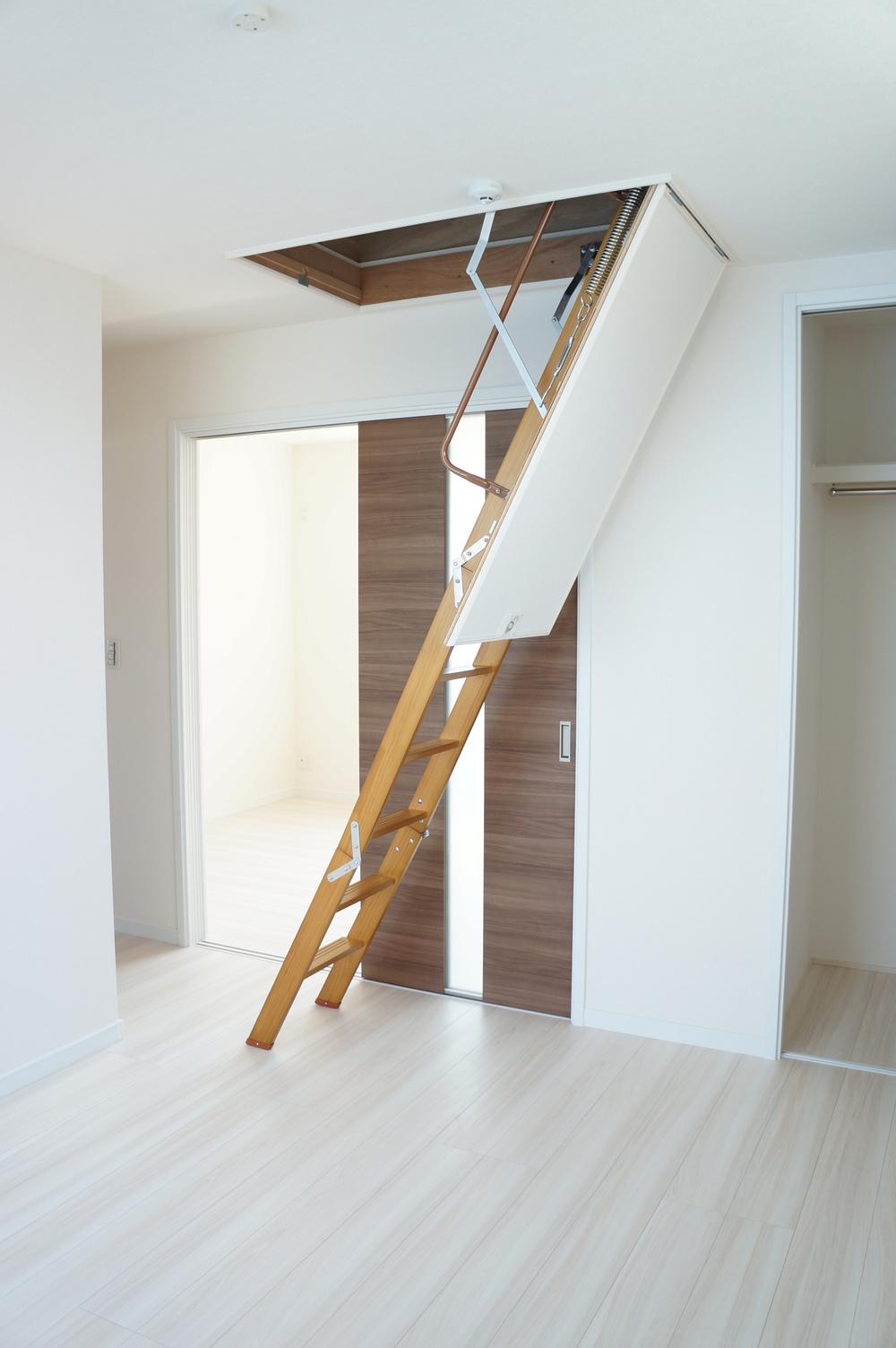 Model house photo. Carefully storage attic with storage Western-style memories.