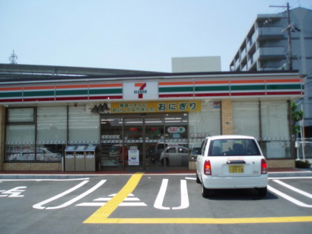 Convenience store. Seven-Eleven Settsu Higashihitotsuya store up (convenience store) 473m
