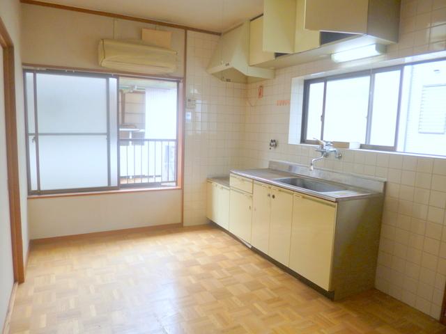 Kitchen. Indoor (July 2013) Shooting