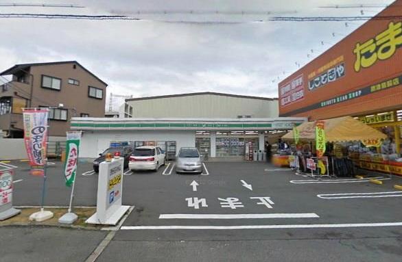 Convenience store. STORE100 Settsu Torikaihon the town to shop 596m