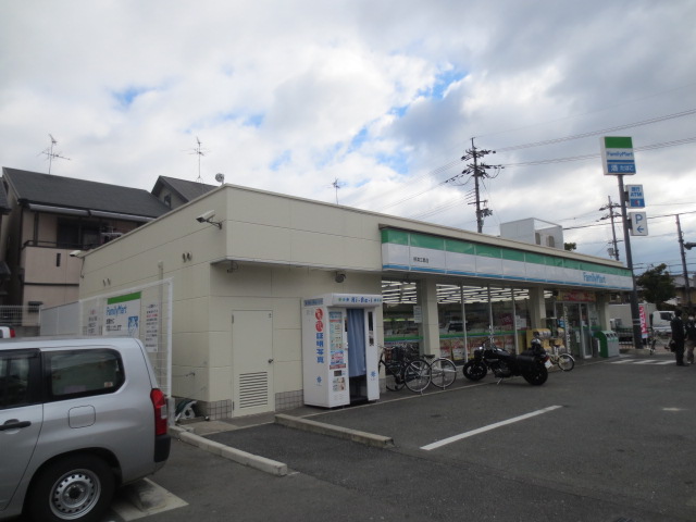 Convenience store. FamilyMart Settsu Mishima store up (convenience store) 608m