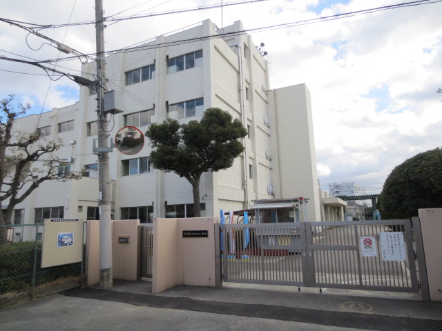 Primary school. Settsu City Ajishita to elementary school (elementary school) 669m