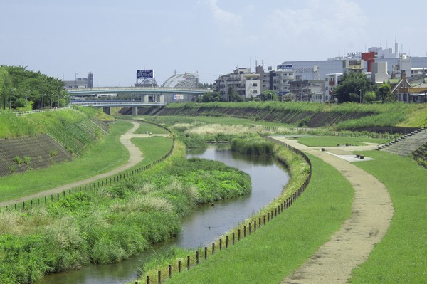 Surrounding environment. Taisho River Tsutsumi (3-minute walk ・ About 190m)