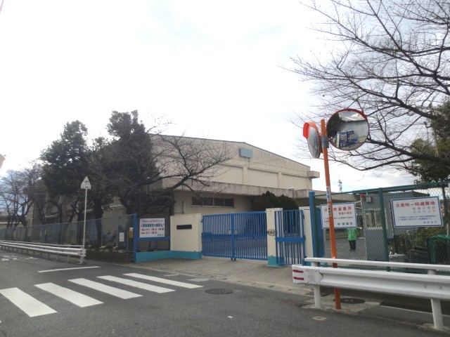 Primary school. 171m to Settsu Municipal Settsu elementary school (elementary school)