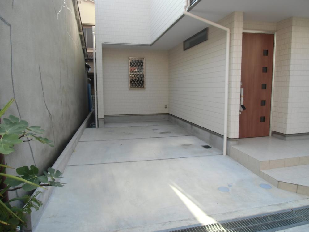 Parking lot. Local (11 May 2013) Shooting