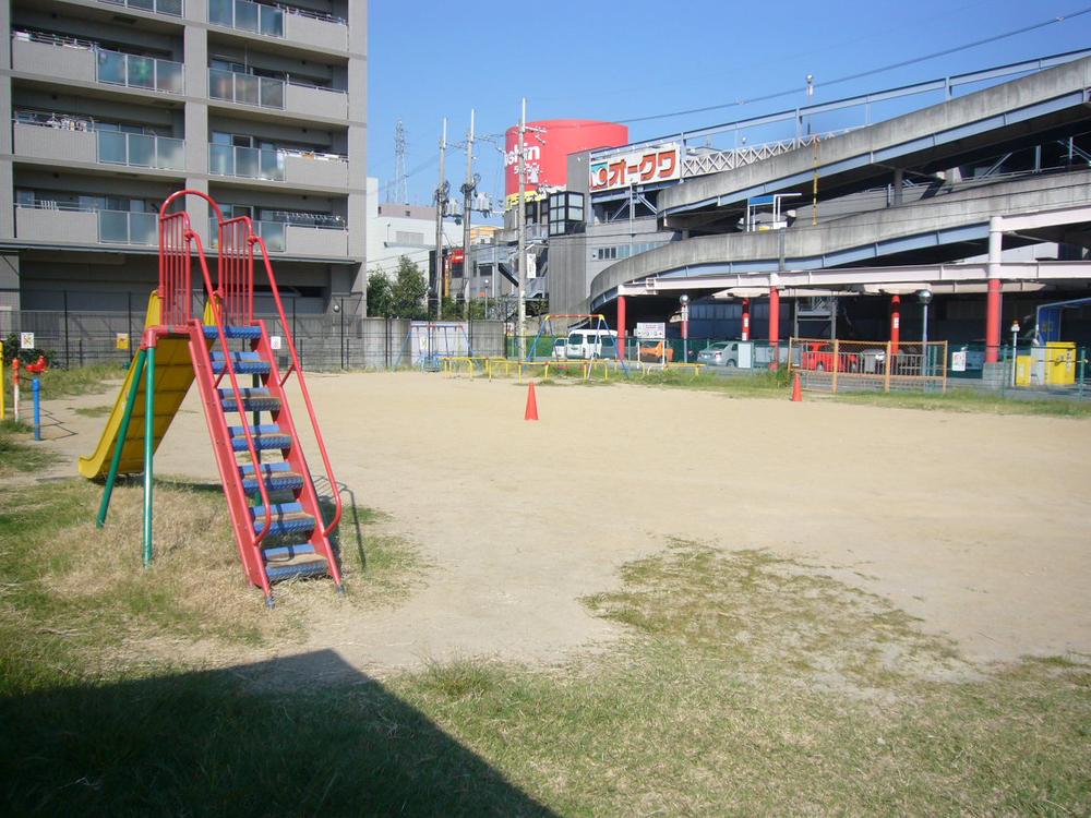 park. 165m until Higashihitotsuya park