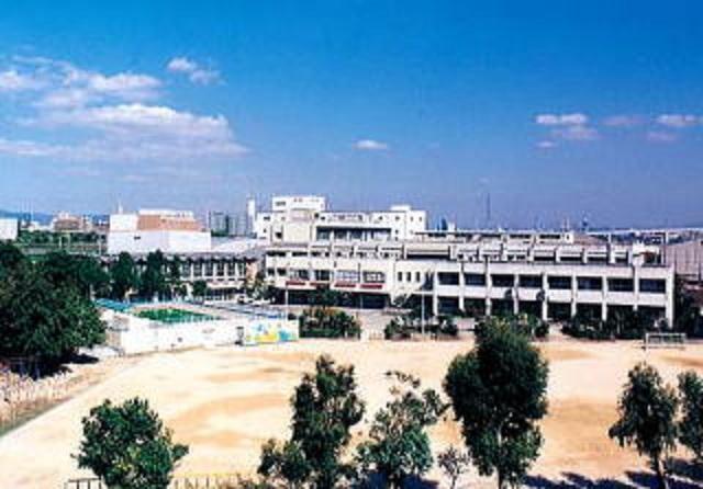 Primary school. Settsu City 504m to stand Beppu elementary school