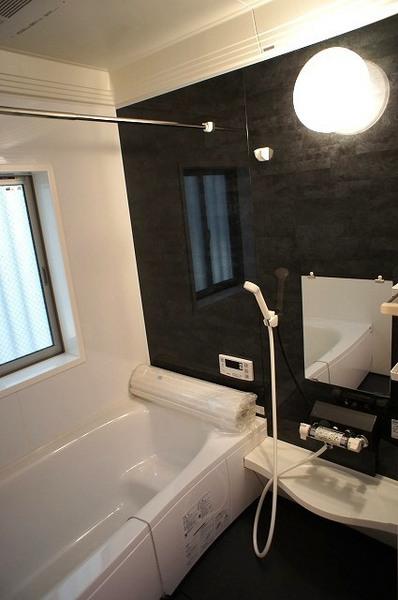 Bathroom. Sitz bath can also enjoy spacious bathroom 1 tsubo or more