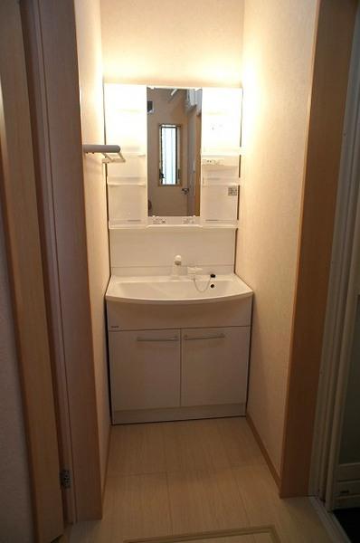 Wash basin, toilet. Vanity with excellent storage capacity and functionality