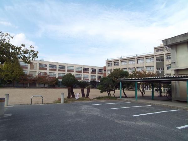 Primary school. Ajishita until elementary school 500m
