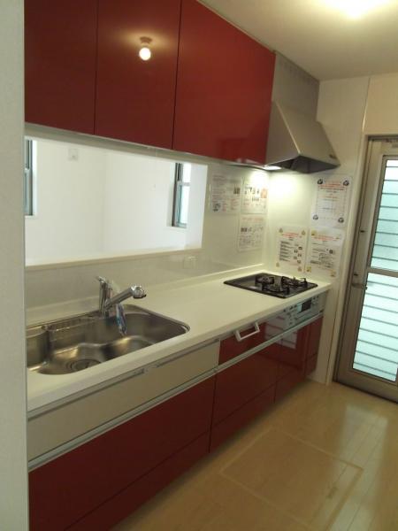 Same specifications photo (kitchen). Same specifications indoor photos (kitchen)