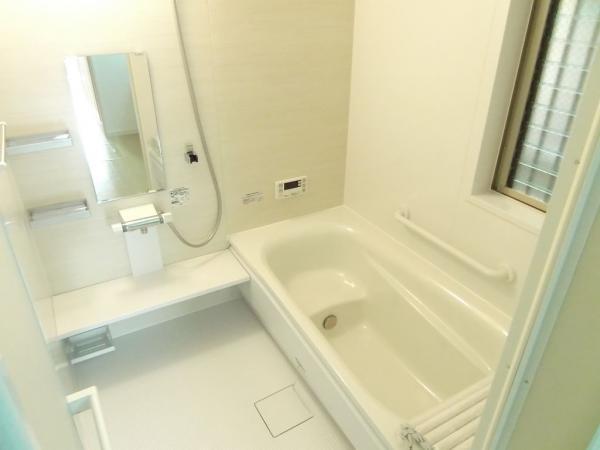 Same specifications photo (bathroom). Same specifications indoor photos (bathroom)