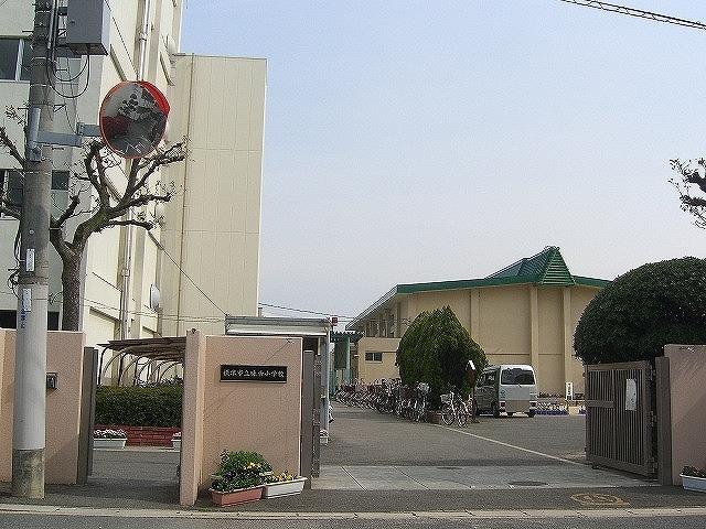 Primary school. Ajishita until elementary school 880m