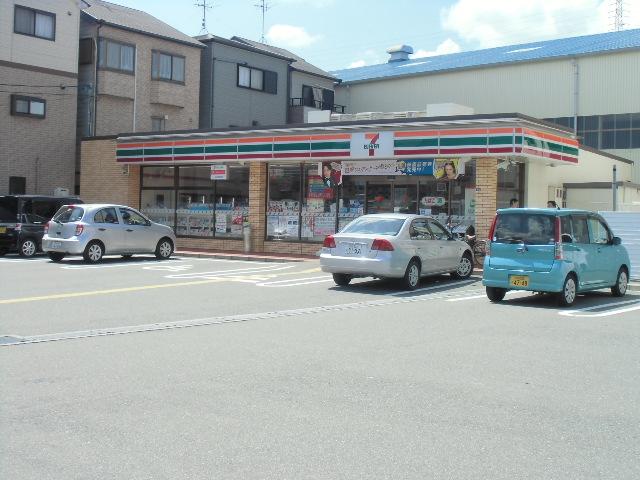 Convenience store. 302m to Seven-Eleven Settsu Torikainaka 3-chome