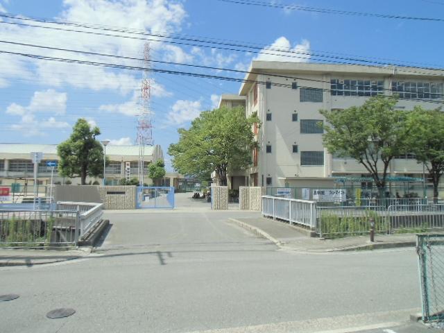 Junior high school. Settsu City 466m to stand fifth junior high school