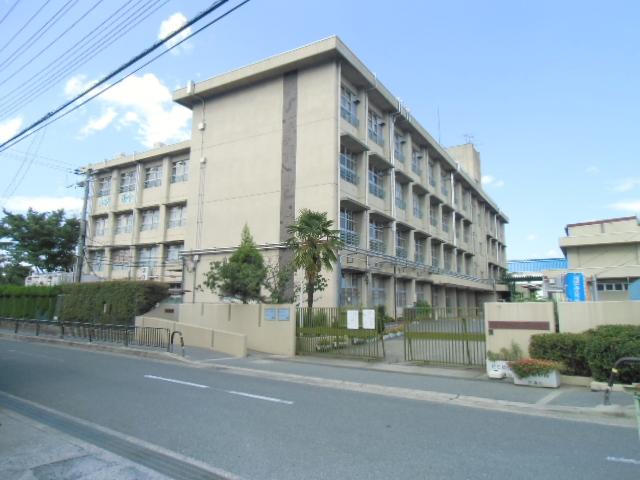 Primary school. Settsu Municipal Torigai 670m to East Elementary School