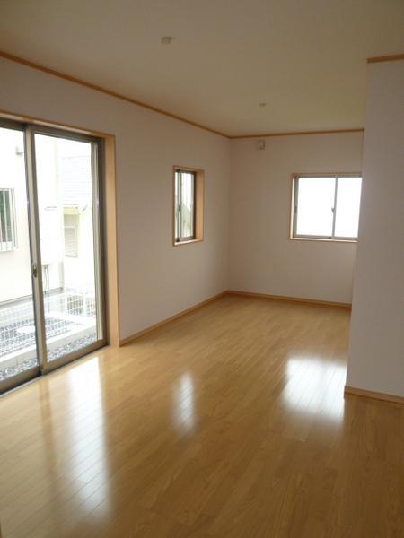 Living. Space of the family of the rest is spacious living room 15 tatami mats